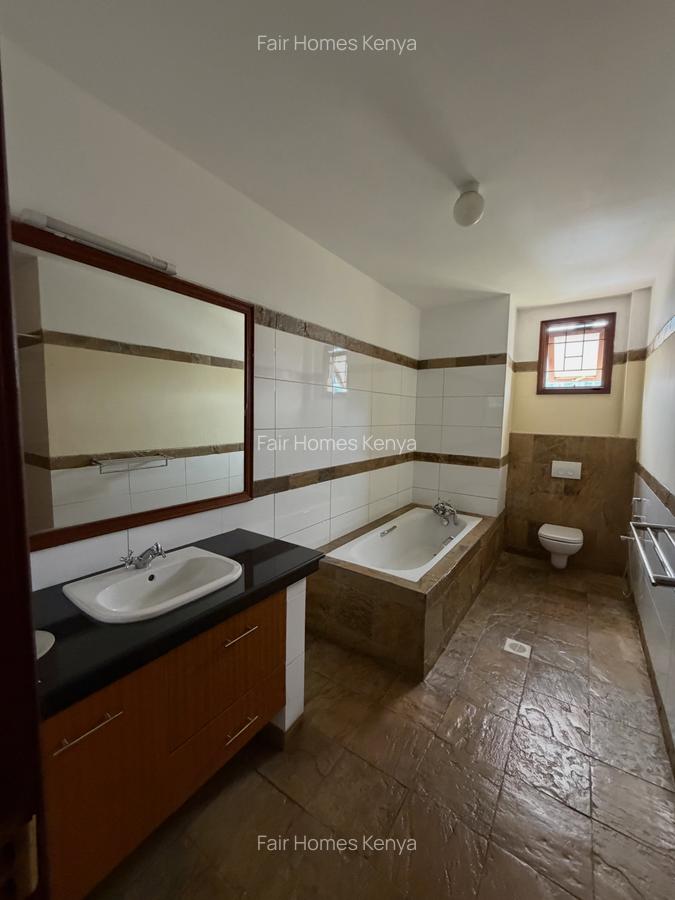 3 Bed Apartment with En Suite at Riverside Drive - 8