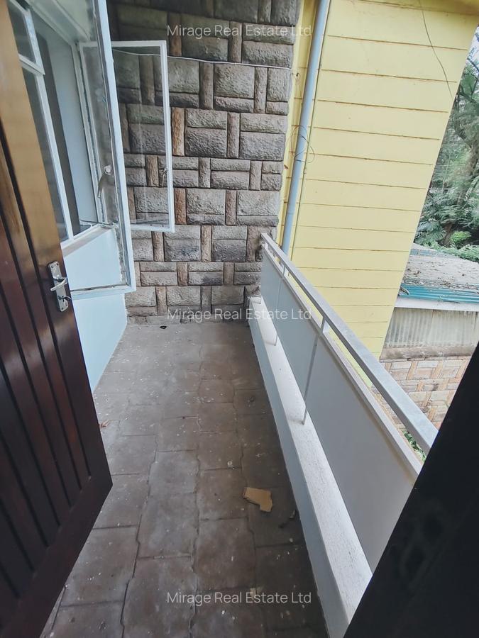 3 Bed House with Garden in Dennis Pritt - 2