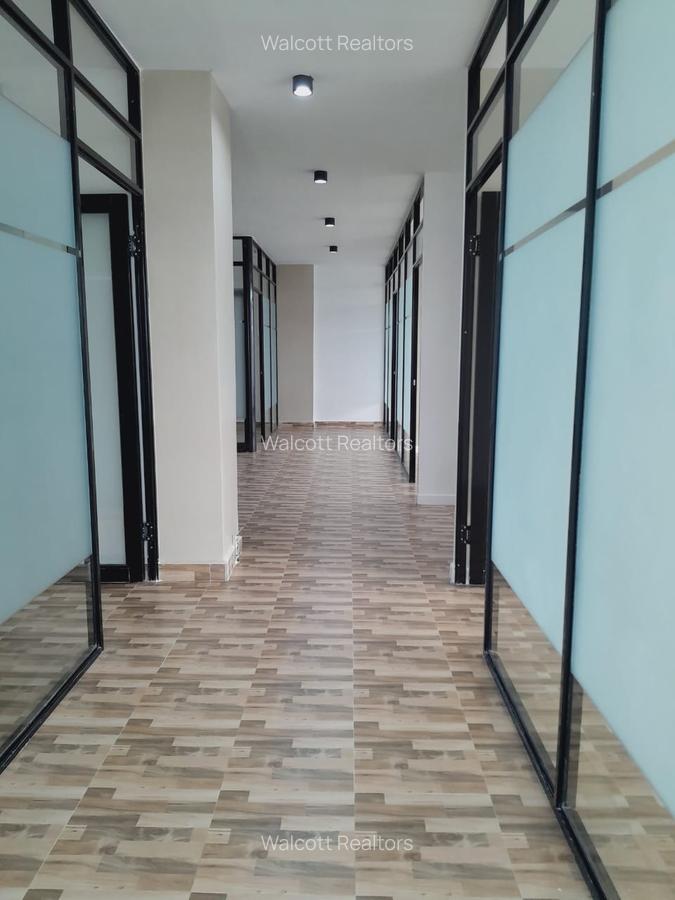 200 ft² Office with Service Charge Included at Adams Arcade - 1