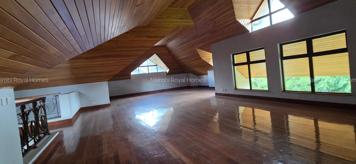 5 Bed Townhouse with En Suite at Lavington Convent Drive - 16