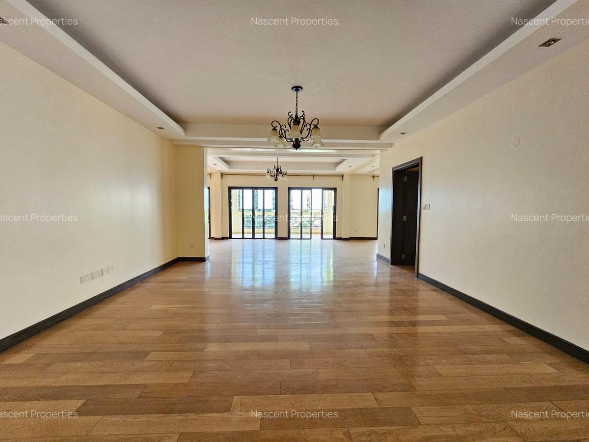 3 Bed Apartment with En Suite in Riverside - 15