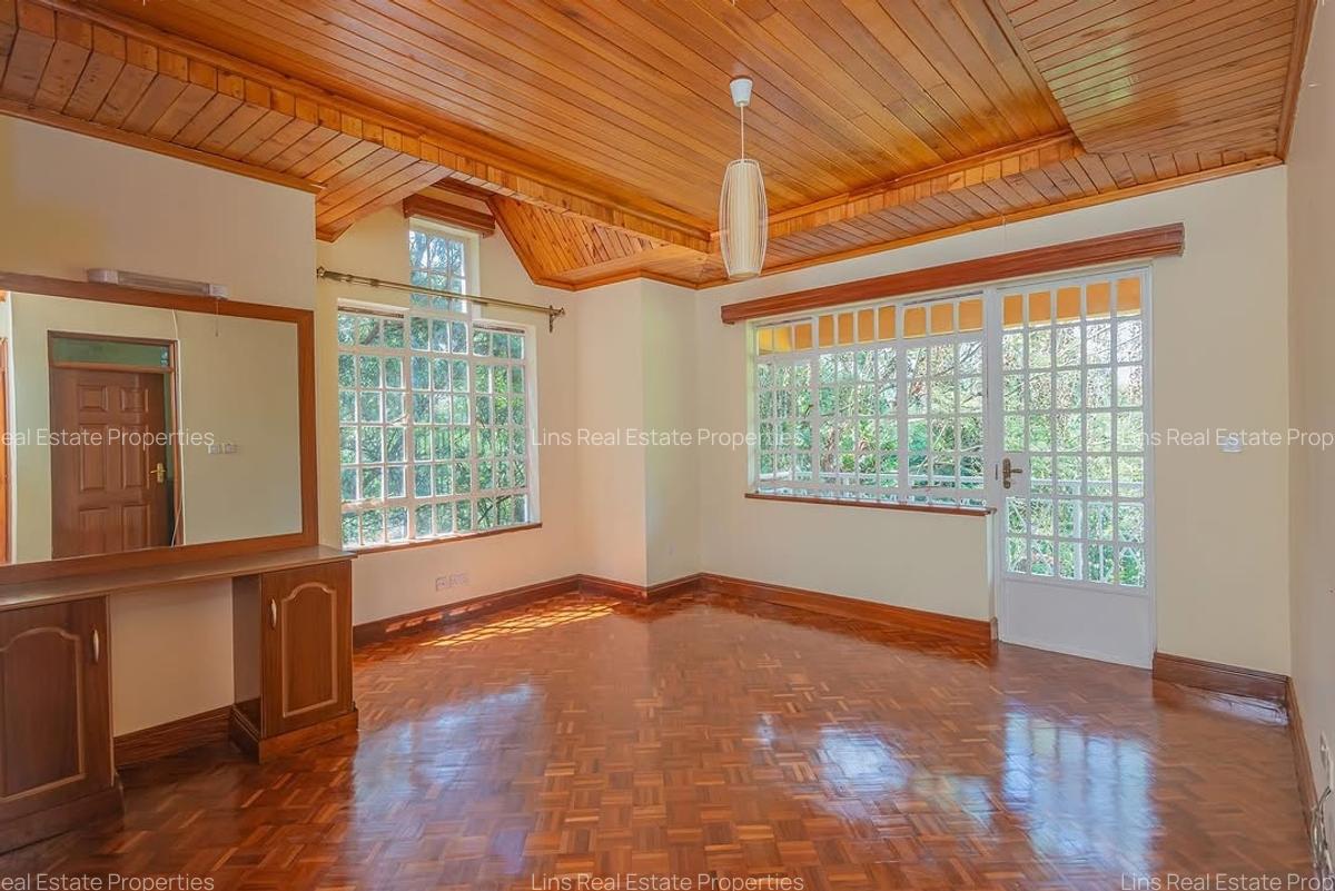 5 Bed Townhouse with En Suite in Kitisuru - 11