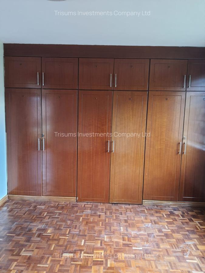 3 Bed Apartment with En Suite in Riverside - 8