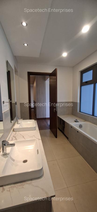 4 Bed Townhouse with En Suite in Karen - 13