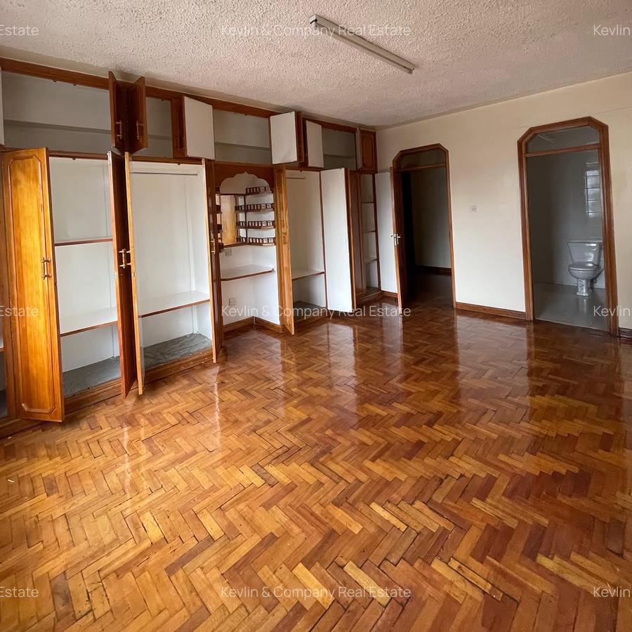 3 Bed Apartment with En Suite in Lavington - 9