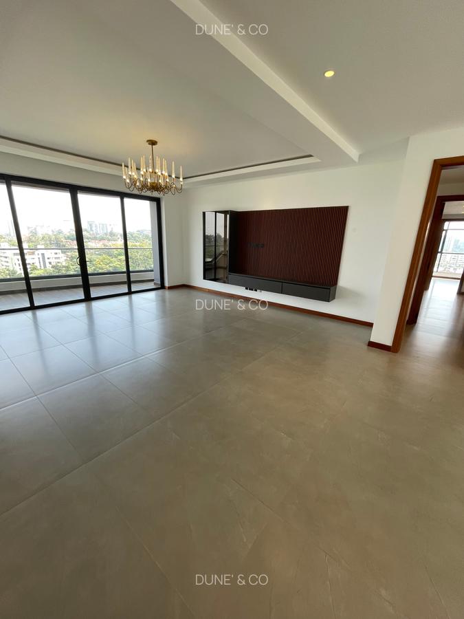 Serviced 4 Bed Apartment with En Suite in Riverside - 5