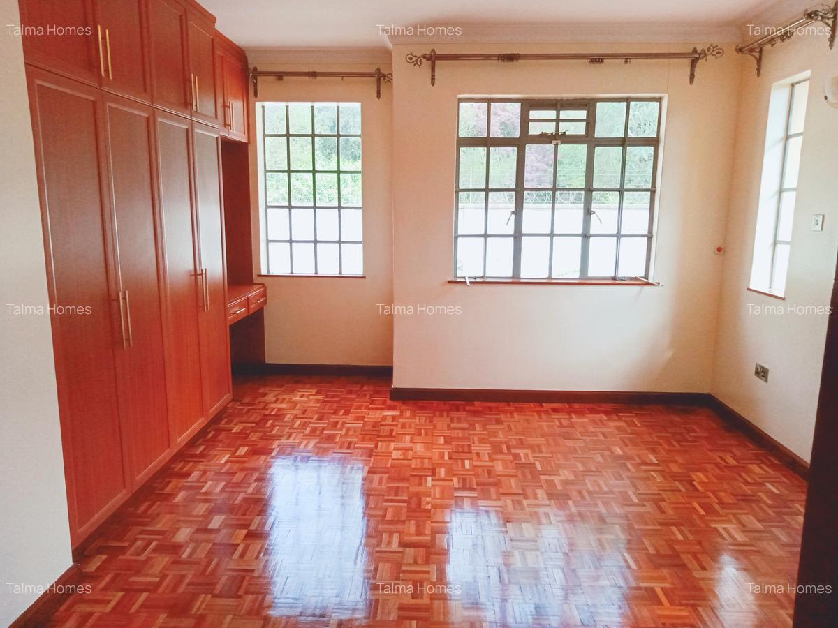 4 Bed Townhouse with En Suite at Off Convent Drive - 3