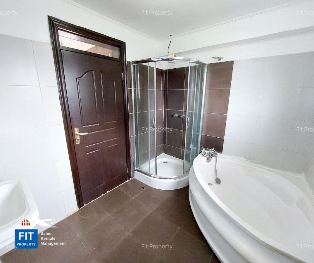 3 Bed Apartment with En Suite in Westlands Area - 16