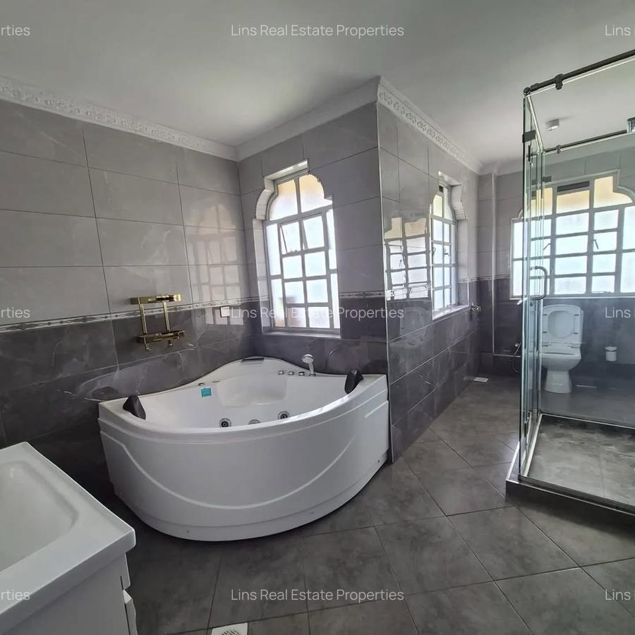 6 Bed House with En Suite in Runda - 5
