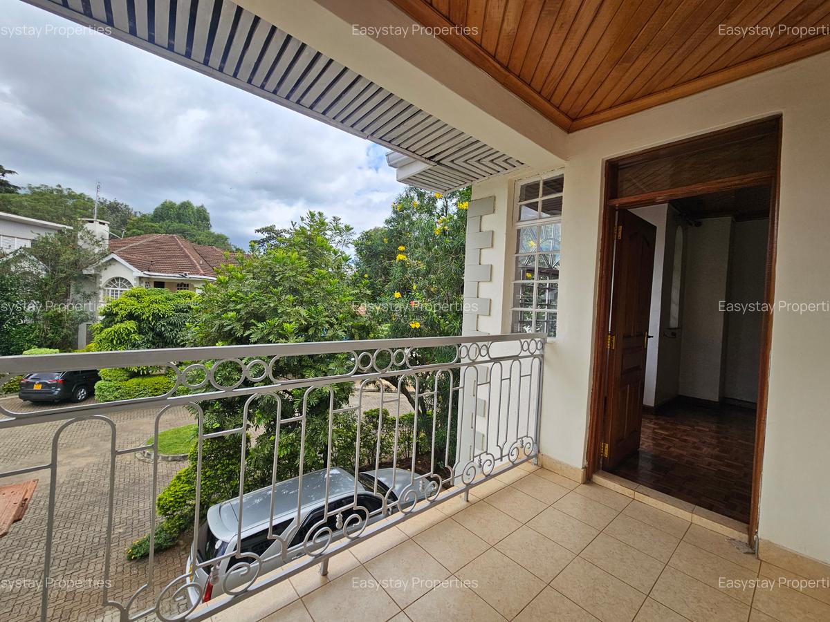 4 Bed Townhouse with En Suite in Lavington - 6