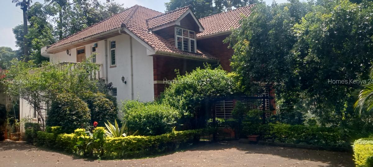 6 Bed House at Rosslyn Lone Tree - 2