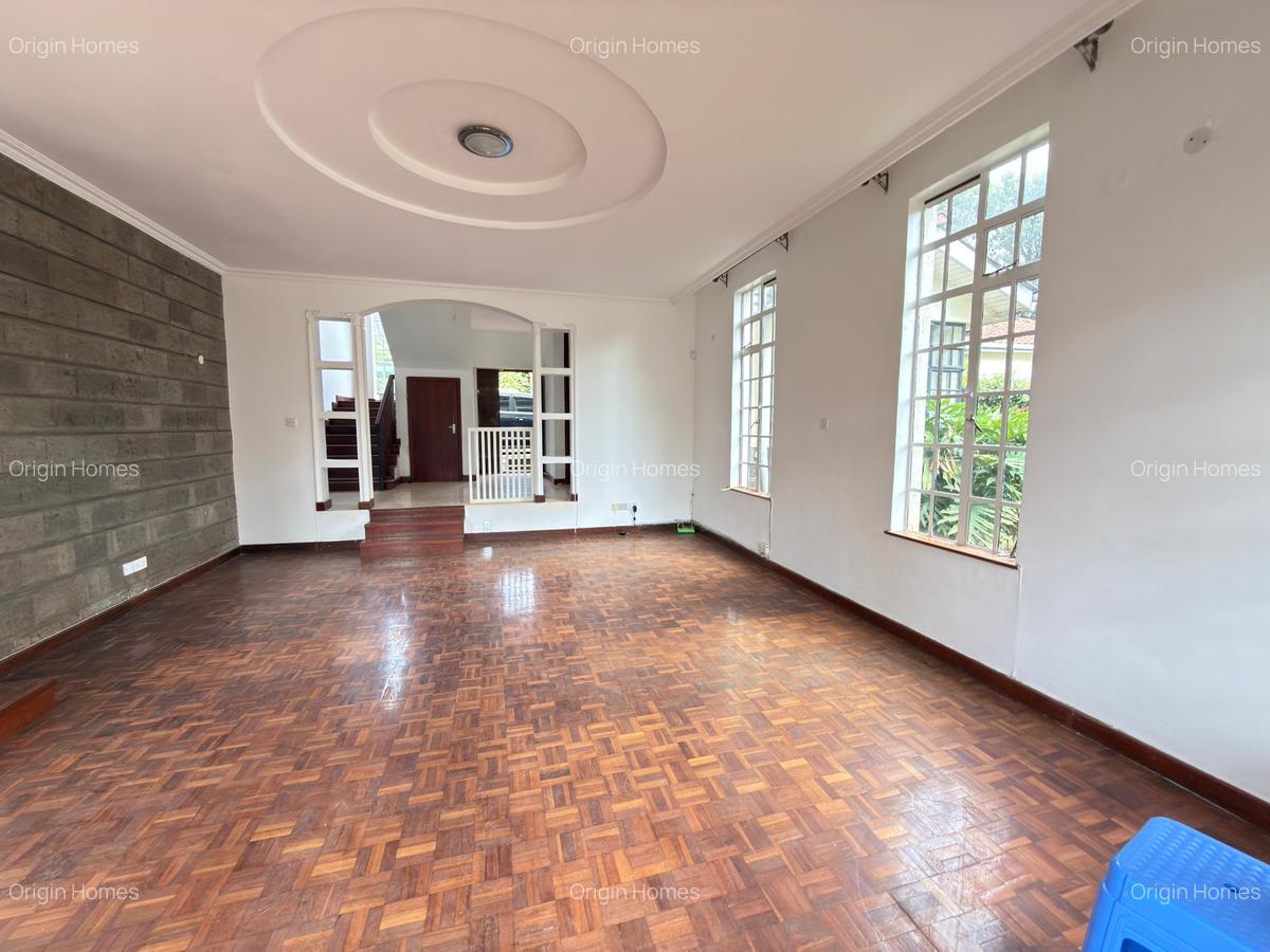 4 Bed House with En Suite at Rosslyn - 4