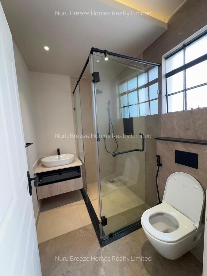4 Bed Townhouse with En Suite in General Mathenge - 14
