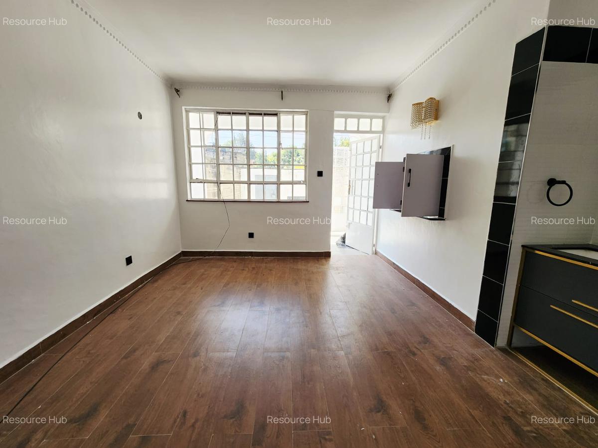 4 Bed Townhouse with En Suite at Lavington - 8