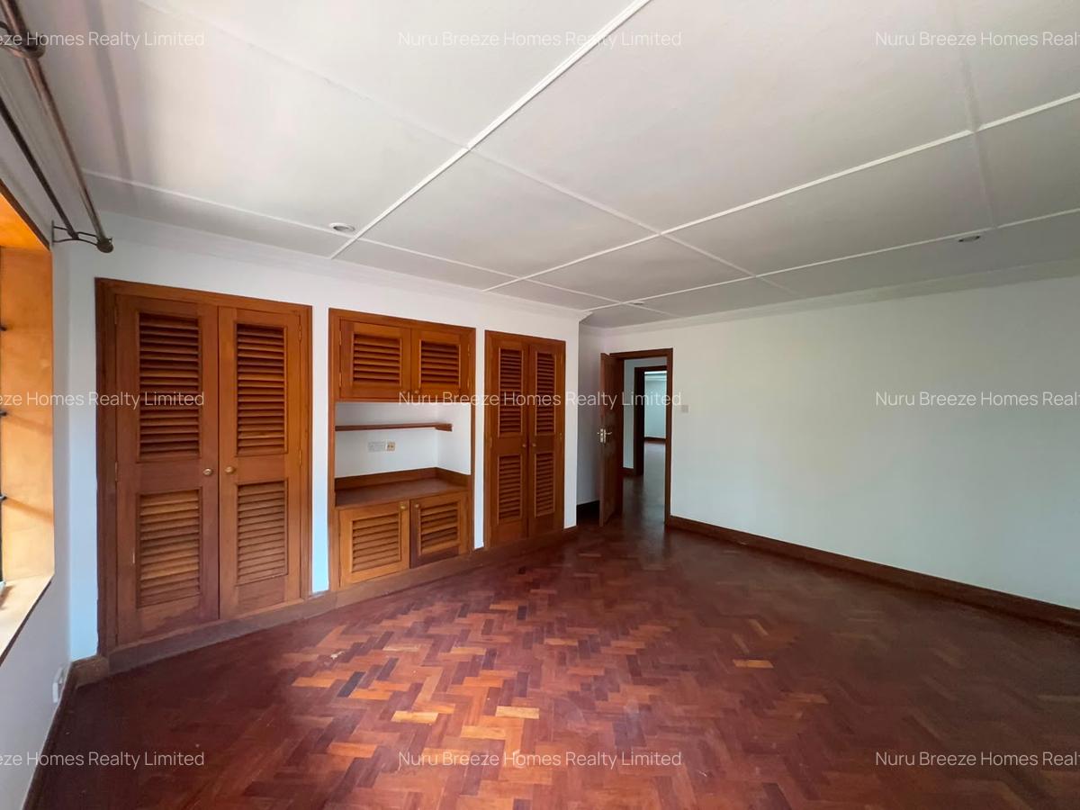 5 Bed Townhouse with En Suite in Runda - 20