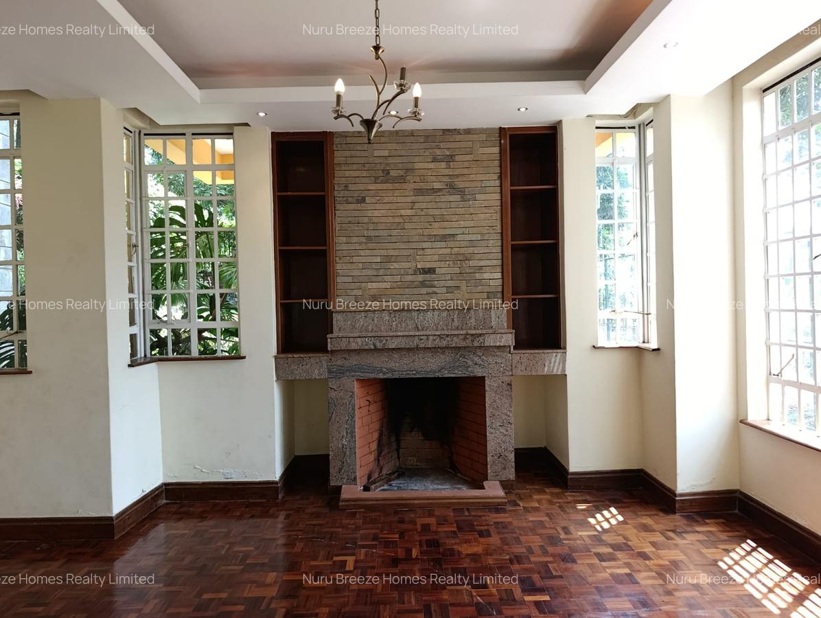 5 Bed House with En Suite in Runda - 2