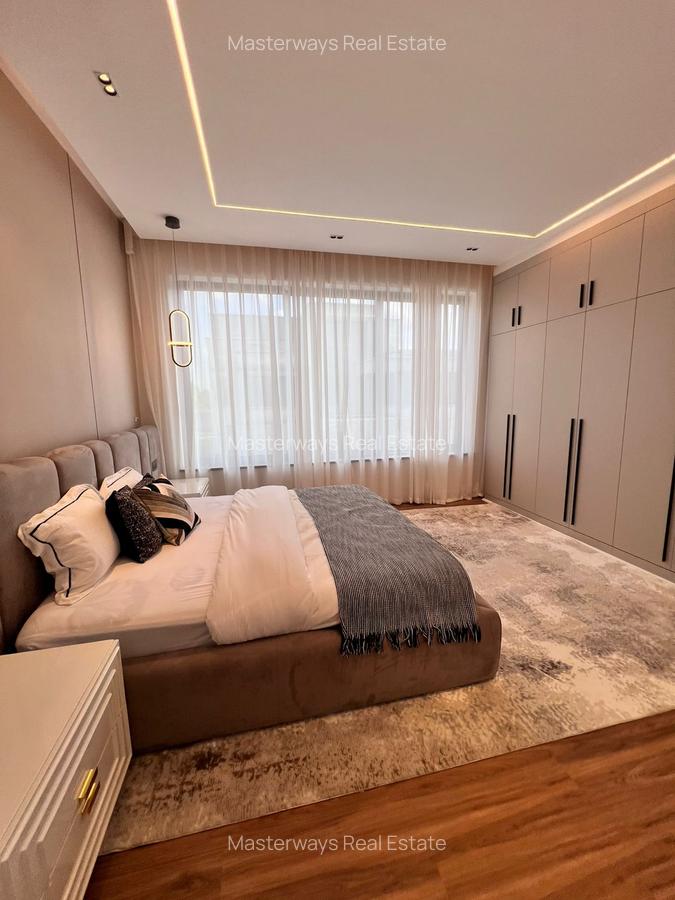 5 Bed Villa with En Suite in Runda - 10