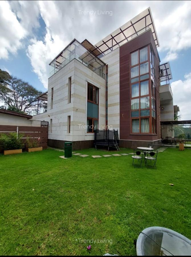 6 Bed Townhouse with En Suite in Lavington - 2