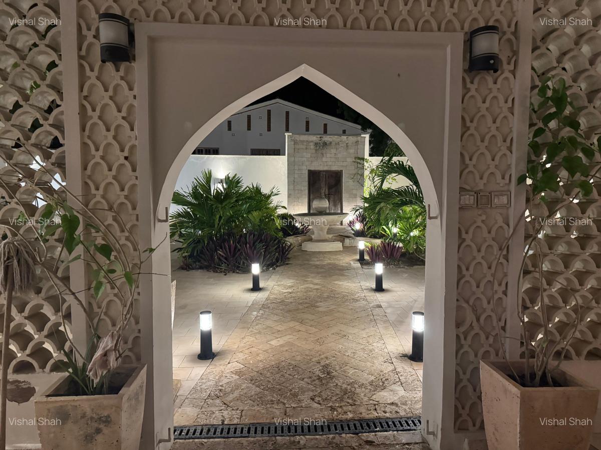 4 Bed Villa with En Suite at Bofa Road - 7