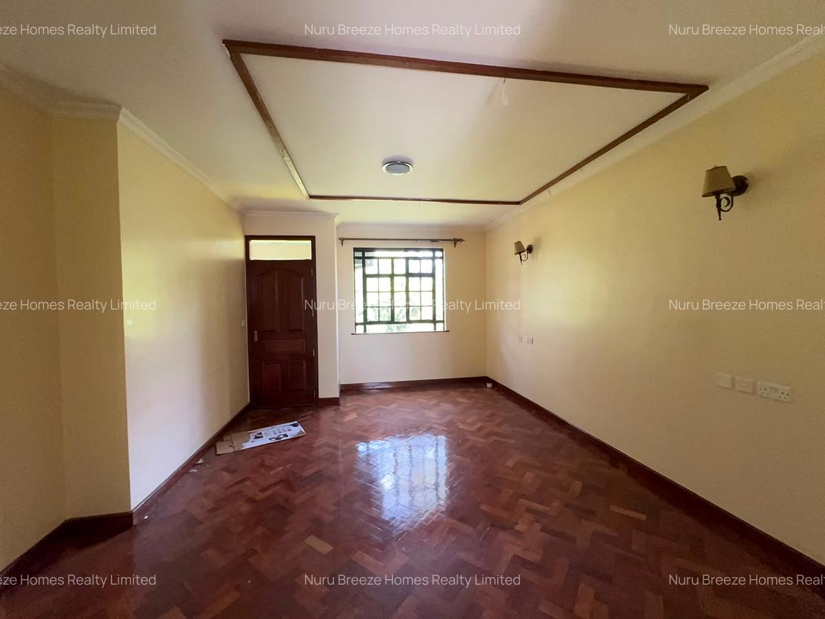 4 Bed Townhouse with En Suite in Lavington - 17