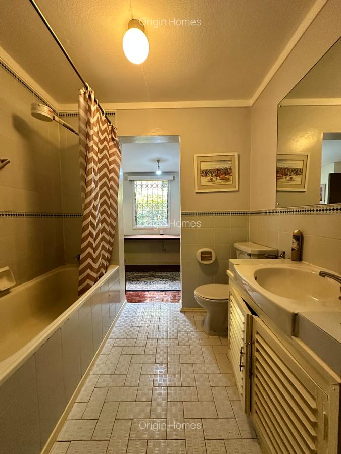 2 Bed House with En Suite at Loresho - 9