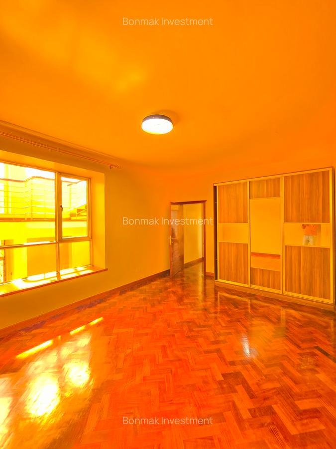5 Bed Townhouse with En Suite at Lavington Green - 11
