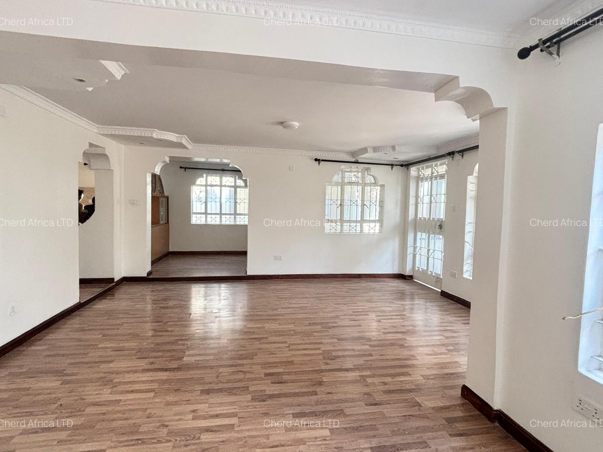 4 Bed House with En Suite at Membley - 2