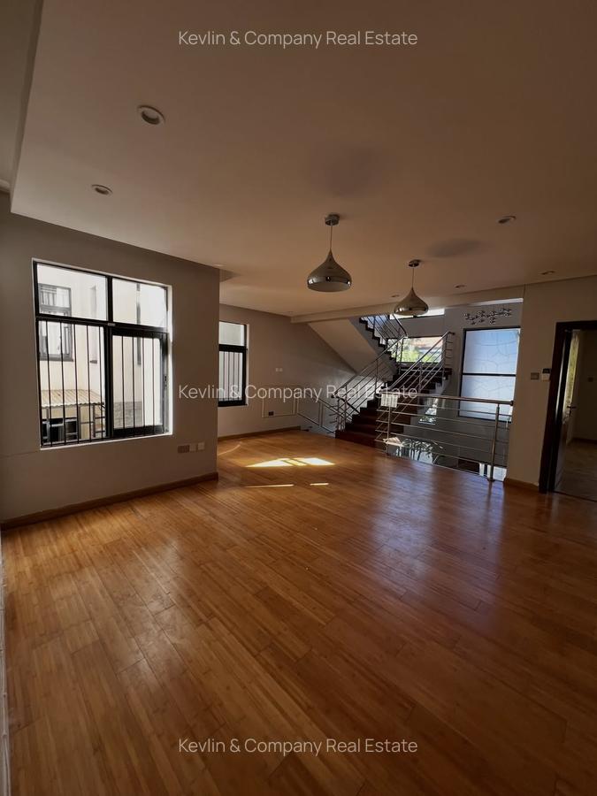 5 Bed Townhouse with En Suite in Lavington - 17