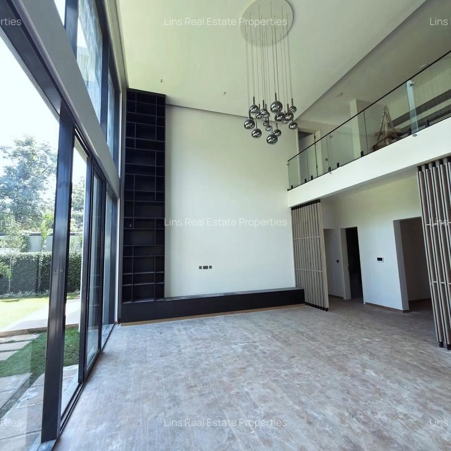 5 Bed Townhouse with En Suite in Runda - 3
