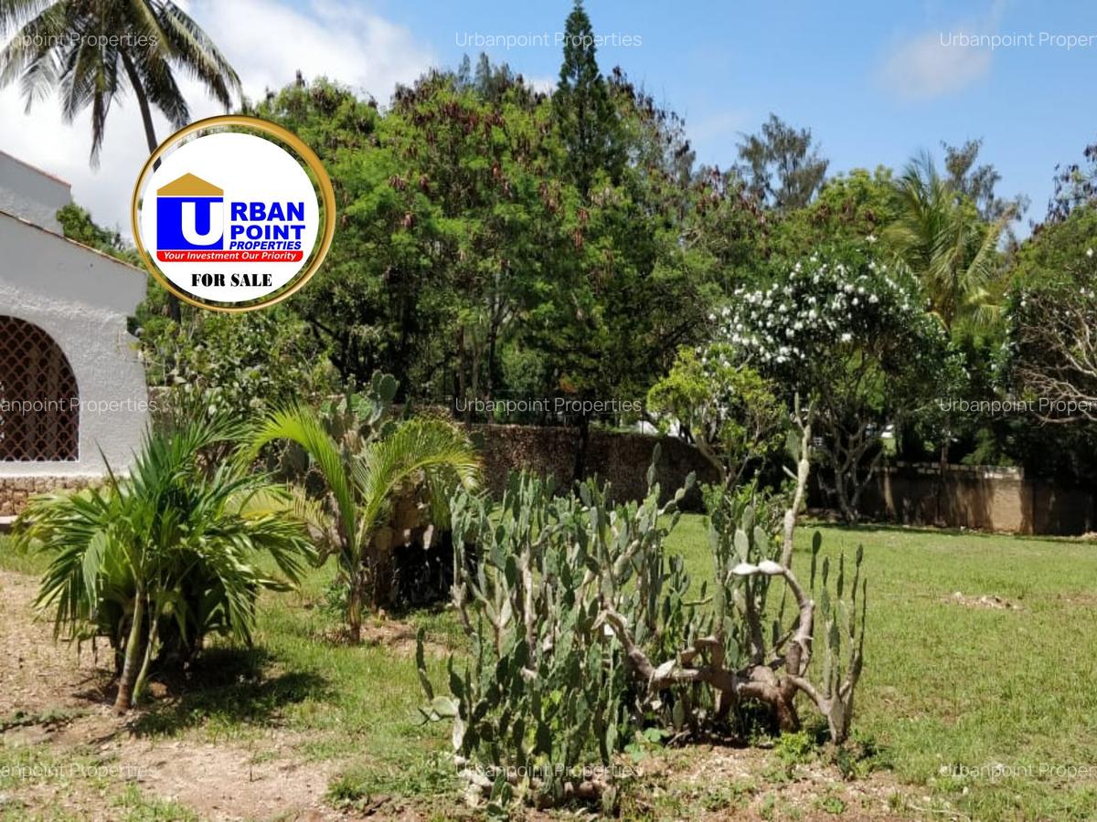 4 Bed House with Staff Quarters in Nyali Area - 18