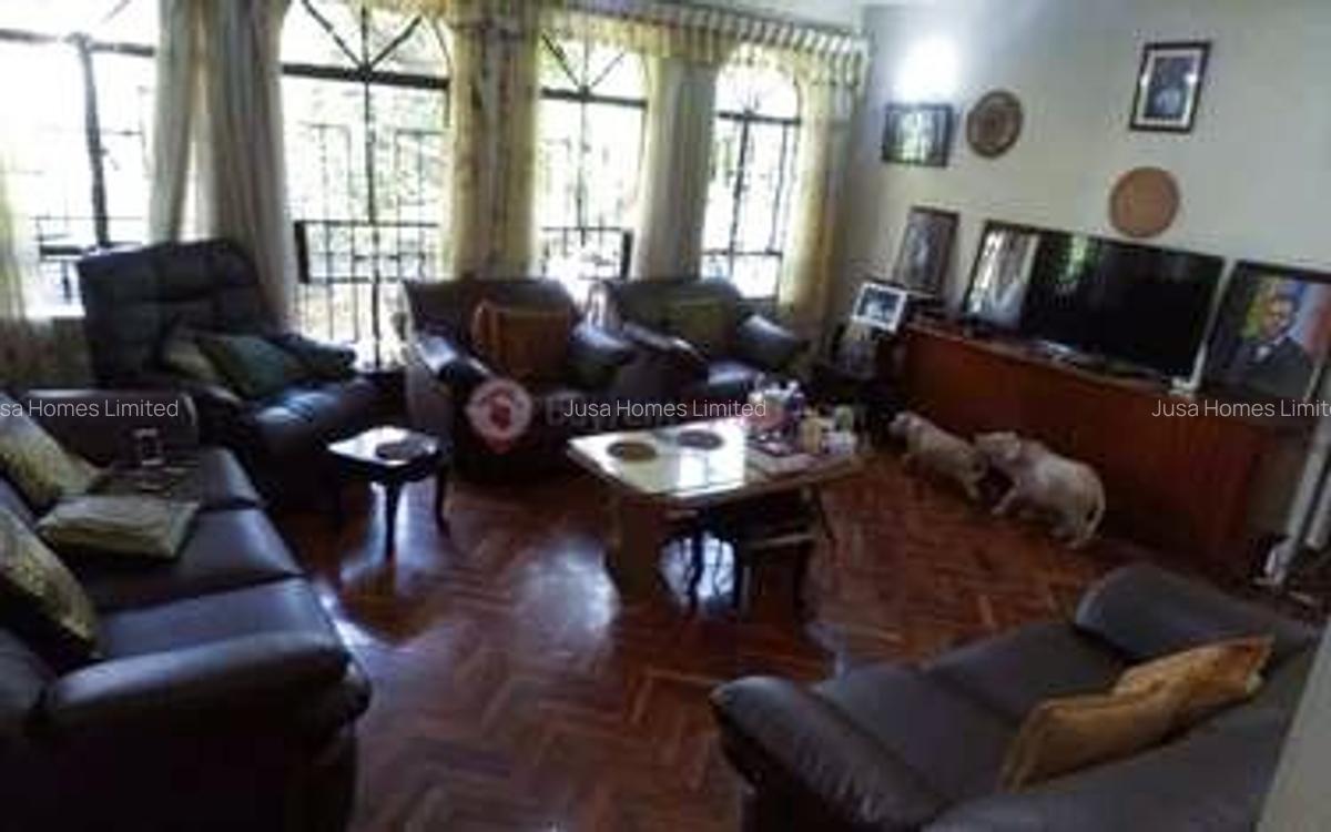 5 Bed House in Riverside - 2