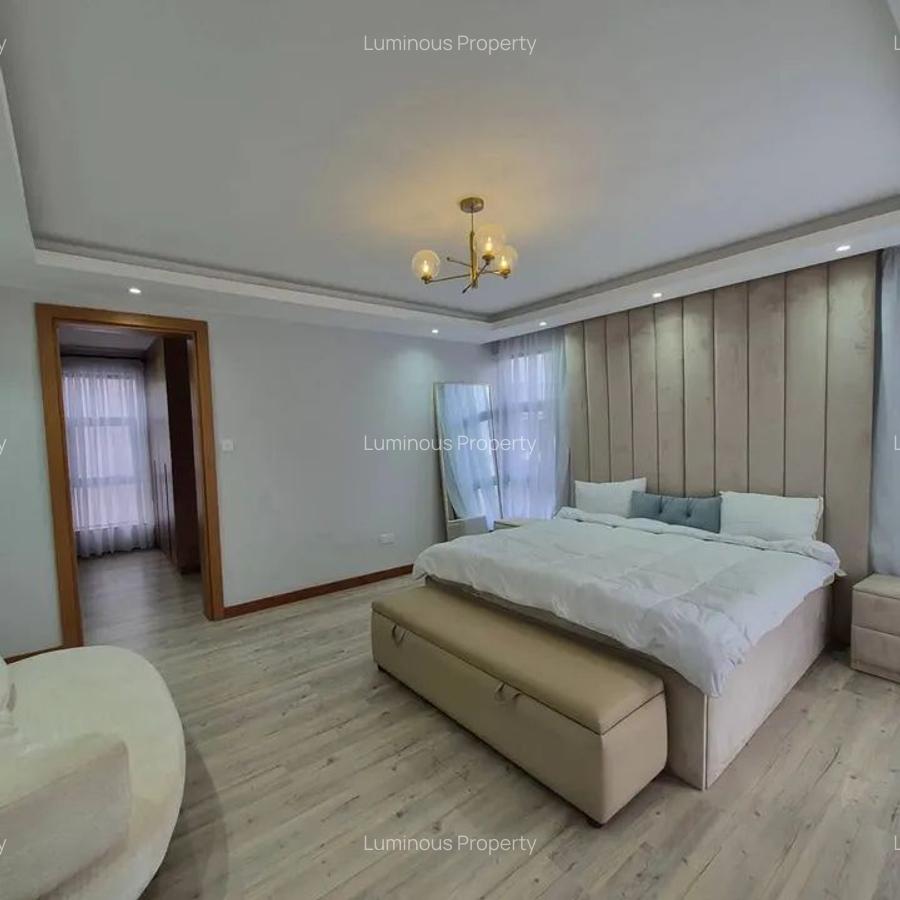 4 Bed House with En Suite at Membley - 12