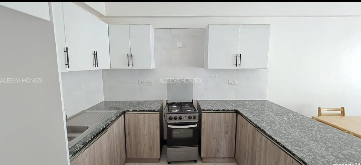 2 Bed Apartment with En Suite in Hurlingham - 2