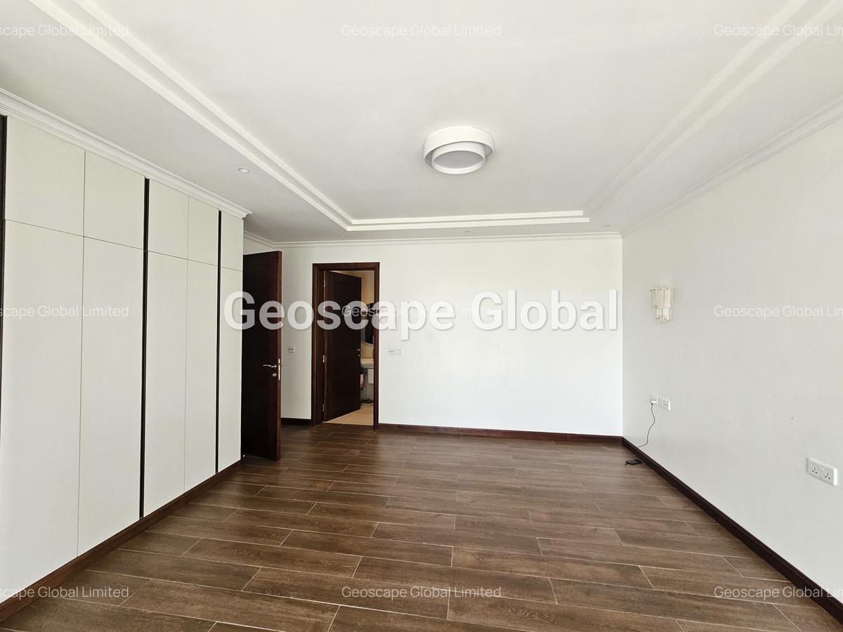 5 Bed Townhouse with En Suite in Lavington - 11