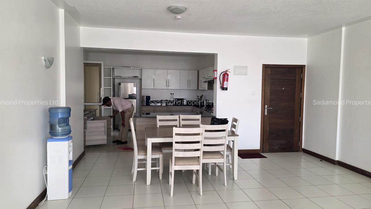 Furnished 2 Bed Apartment with En Suite in Brookside - 3