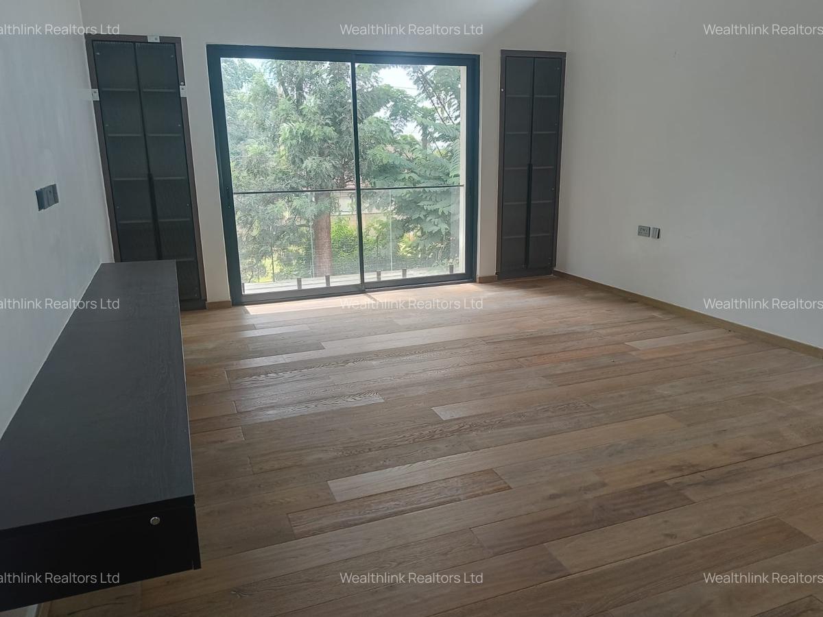 4 Bed Townhouse with En Suite at Runda - 10
