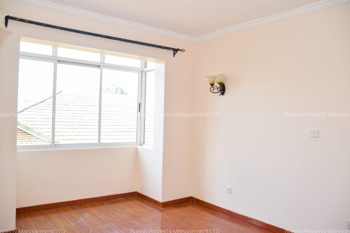 3 Bed Apartment with En Suite at Hatheru Road - 2