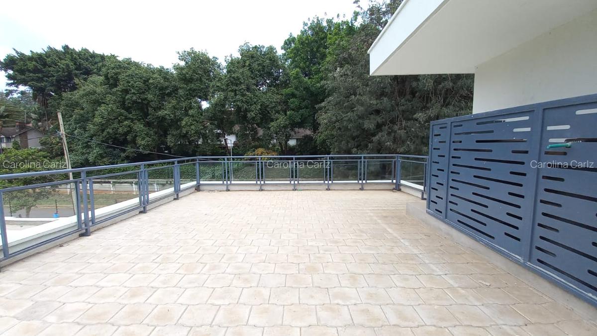 5 Bed Townhouse with En Suite in Lavington - 10