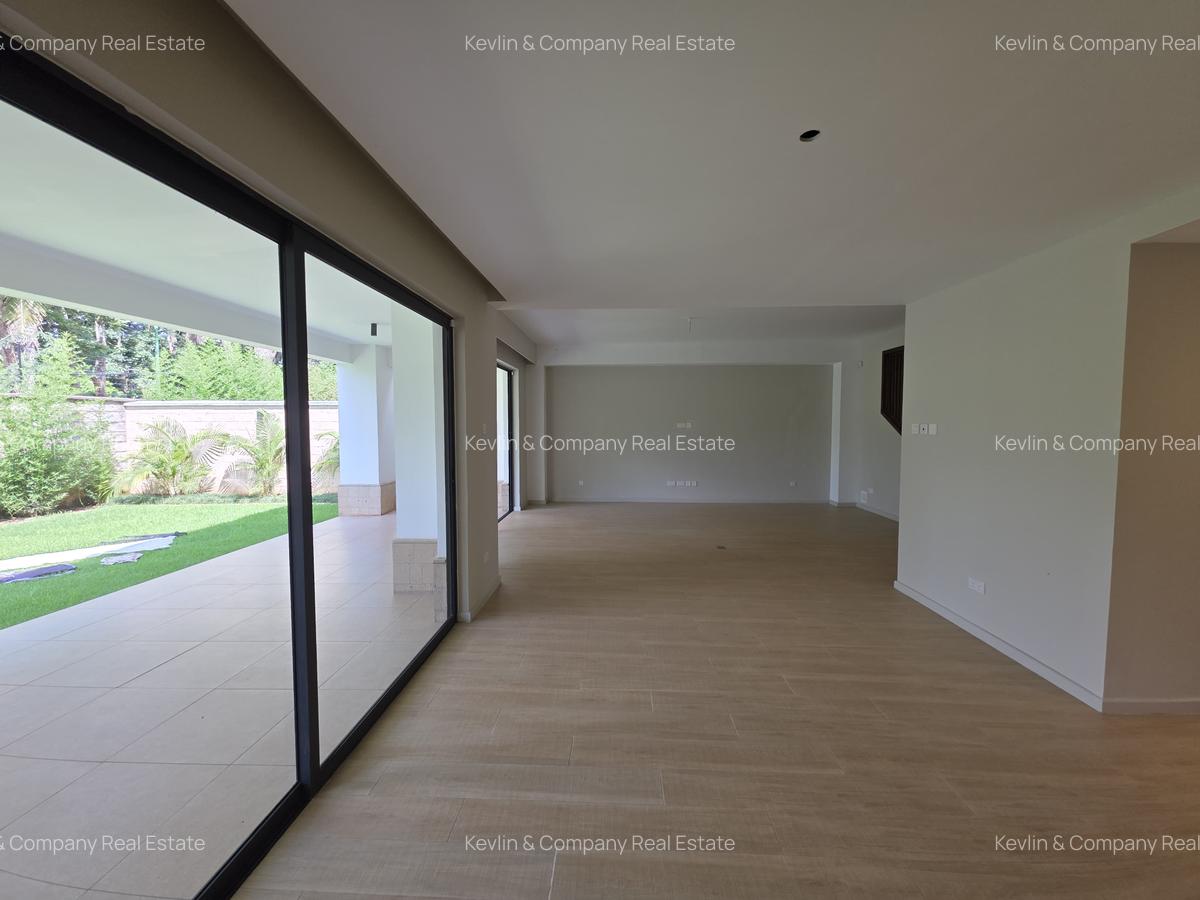 5 Bed Townhouse with En Suite in Kyuna - 4