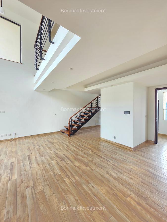 4 Bed Apartment with En Suite at Riverside Drive - 10