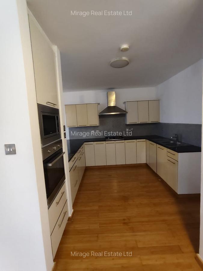 3 Bed Apartment with En Suite in Garden Estate - 10