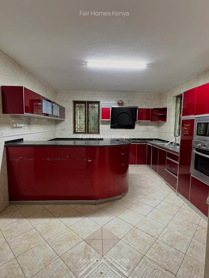 5 Bed Townhouse with En Suite at Othaya Road - 8