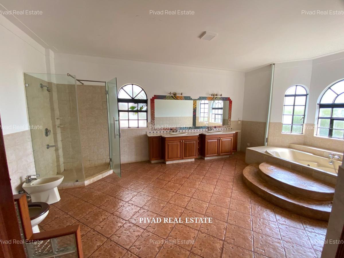 5 Bed House with Garden in Runda - 3