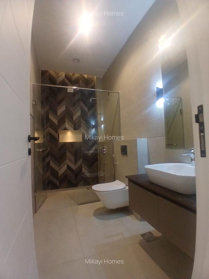 5 Bed Villa with En Suite in Lavington - 18