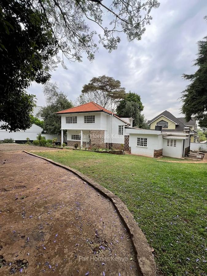 3 Bed House with En Suite at Lavington Green - 1
