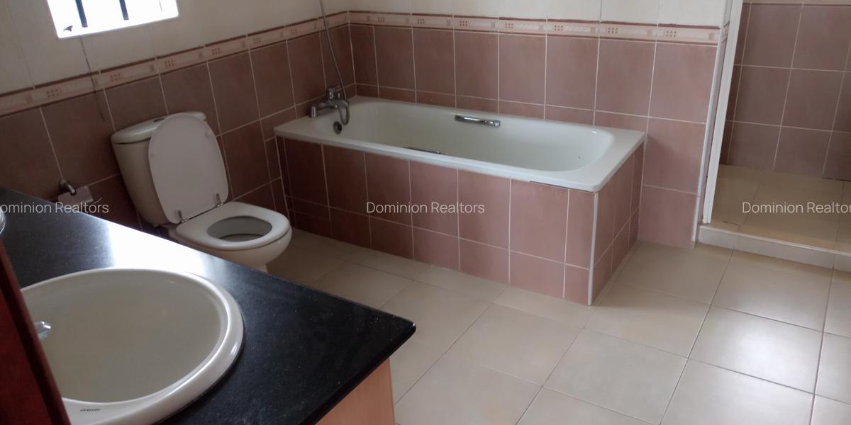 4 Bed Townhouse with En Suite at Mumwe Drive - 6