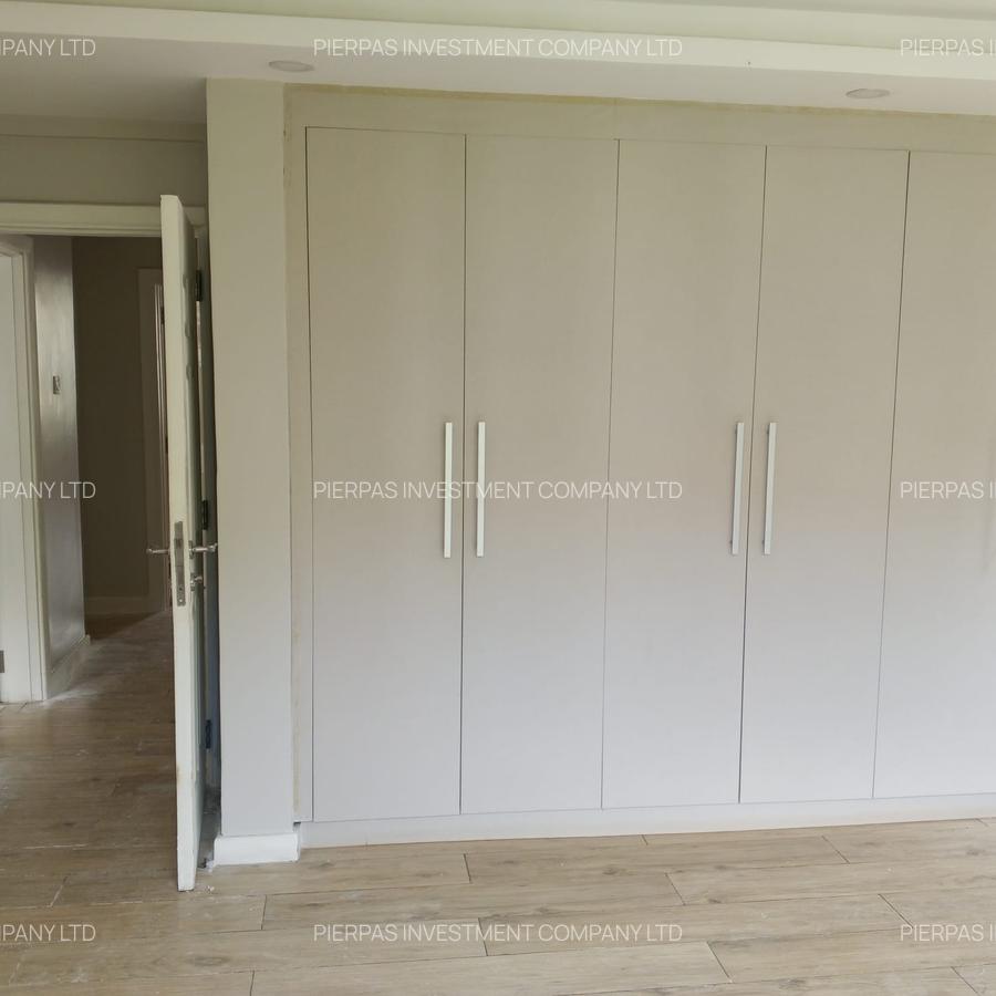 3 Bed Apartment with En Suite in Lavington - 18