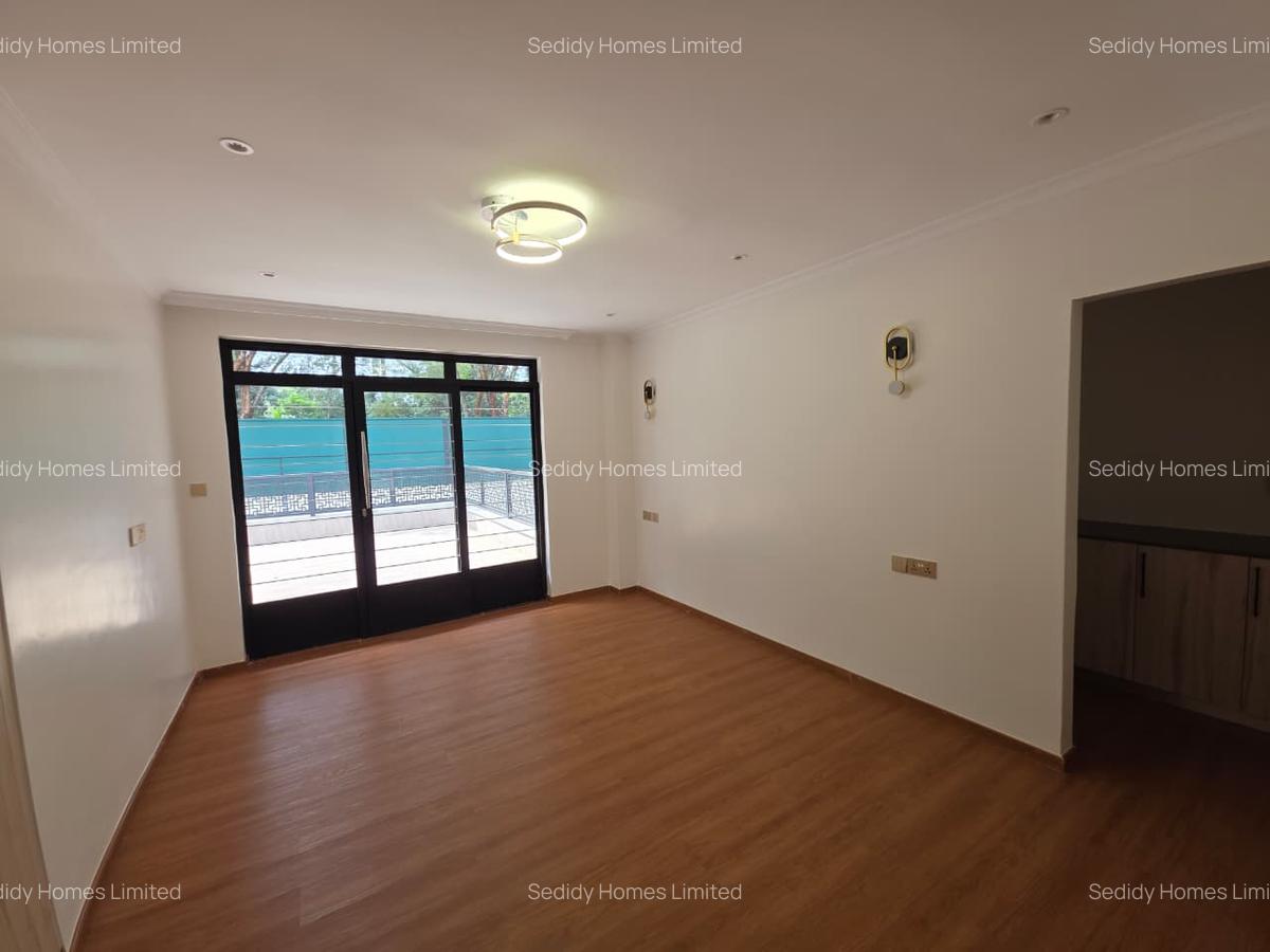 6 Bed House with En Suite in Runda - 7