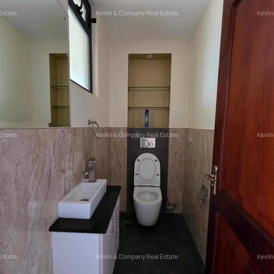 3 Bed Apartment with En Suite in Riverside - 9