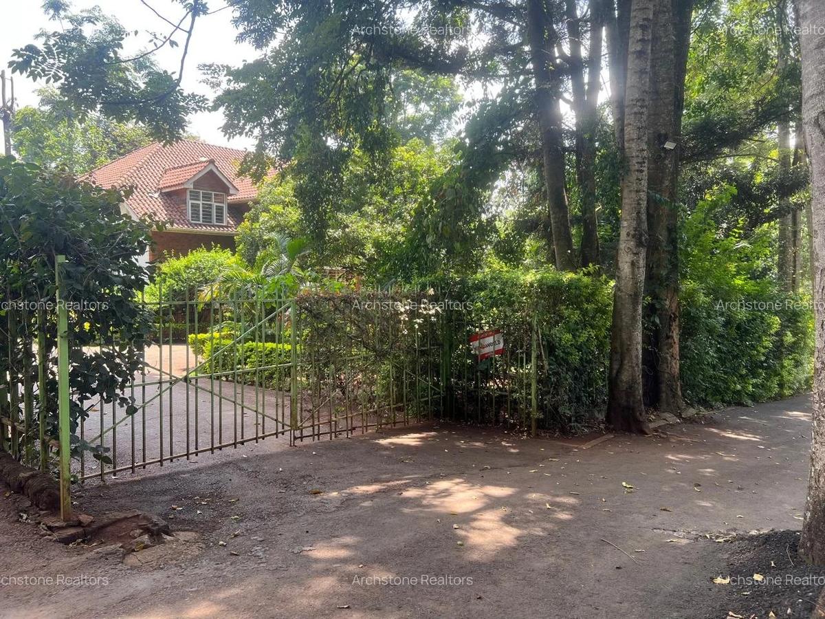 5 Bed Townhouse with En Suite in Rosslyn - 1